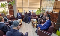 دیدار مدیرعامل اموال تملیکی با مادر شهیدان طوقانی