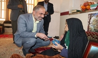 یزد/ دیدار مدیر کل اموال تملیکی استان با مادر شهید خواجه پور 