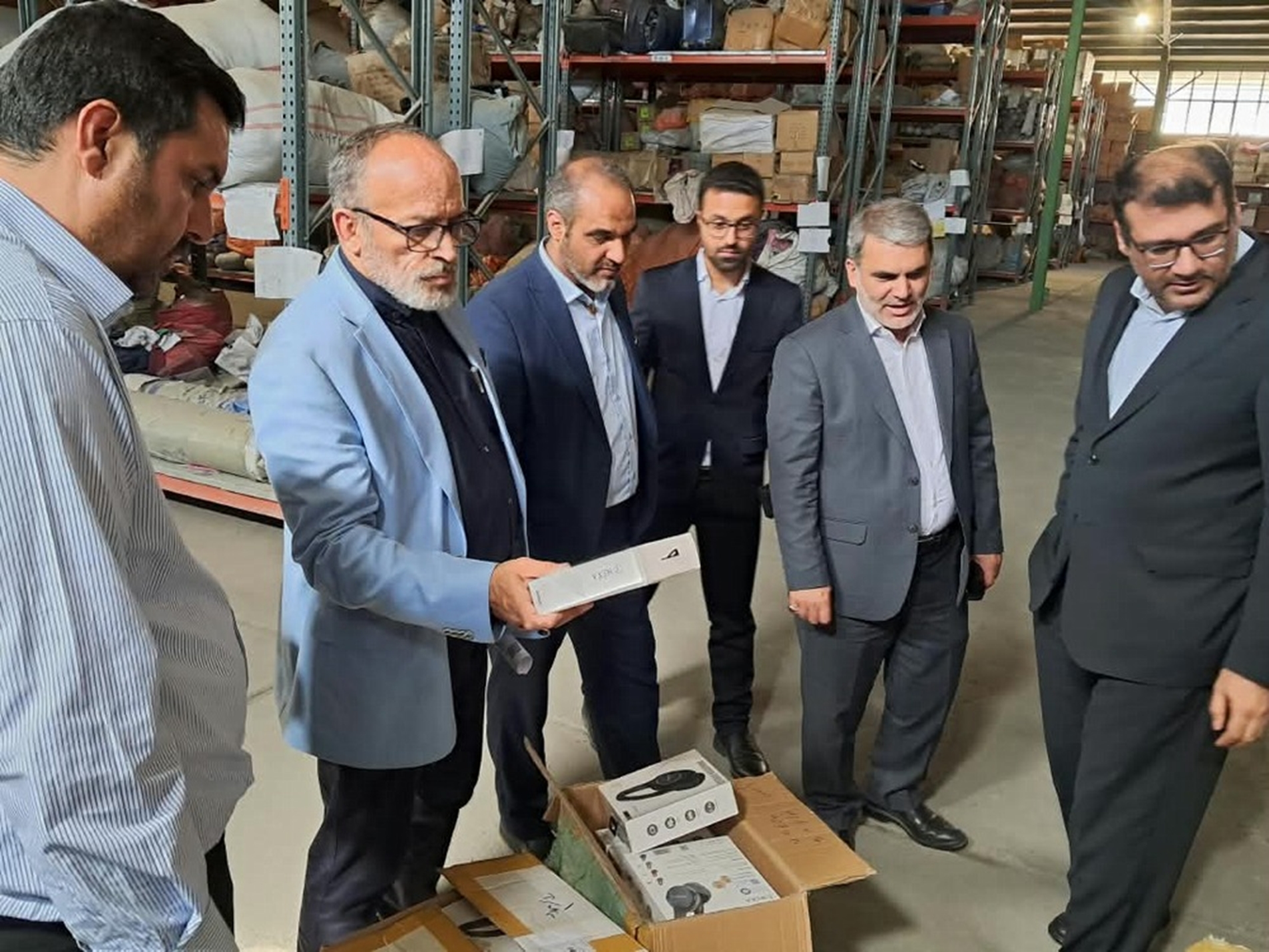 بازدید نماینده مجلس از روند نگهداری و تعیین تکلیف کالاهای تملیکی در تهران